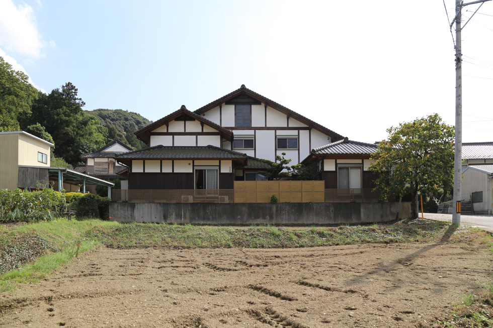 02－畑仕事の後すぐお風呂に入れる土間のある家　吹抜け－福岡県朝倉市日向石_2218-980.jpg