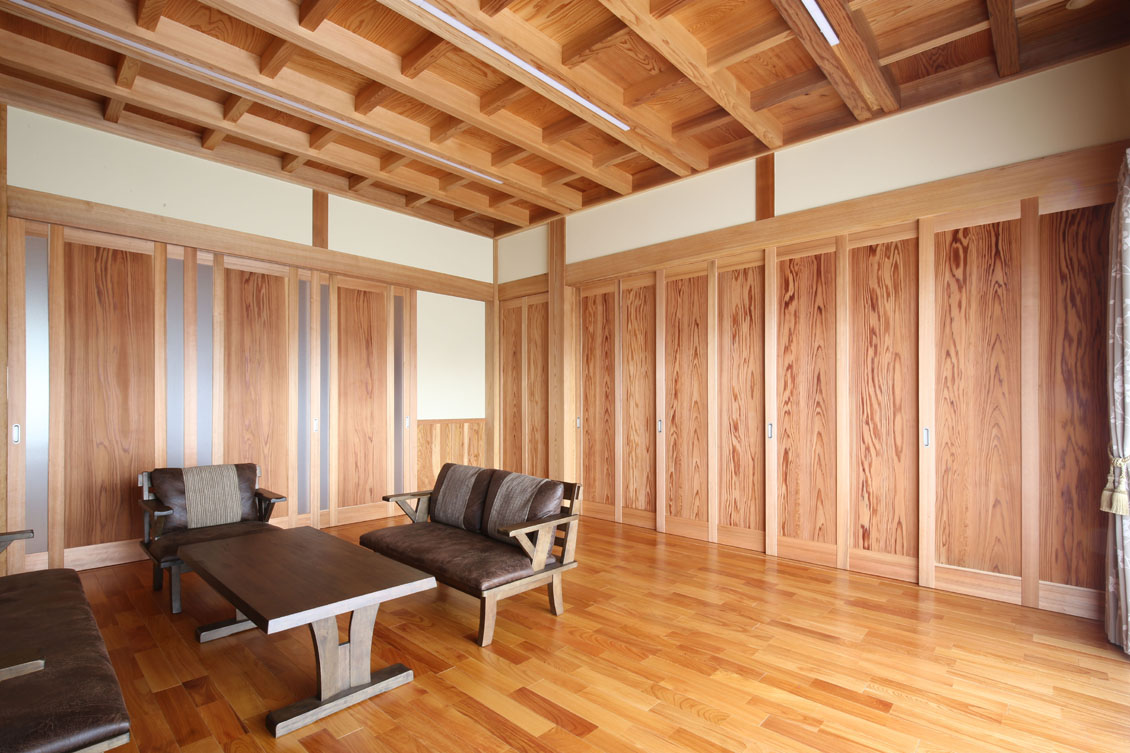 8187－福岡県小郡市山隈－木造注文住宅－穂実の家－居間和室ダイニング引戸閉じ－1130-753.jpg