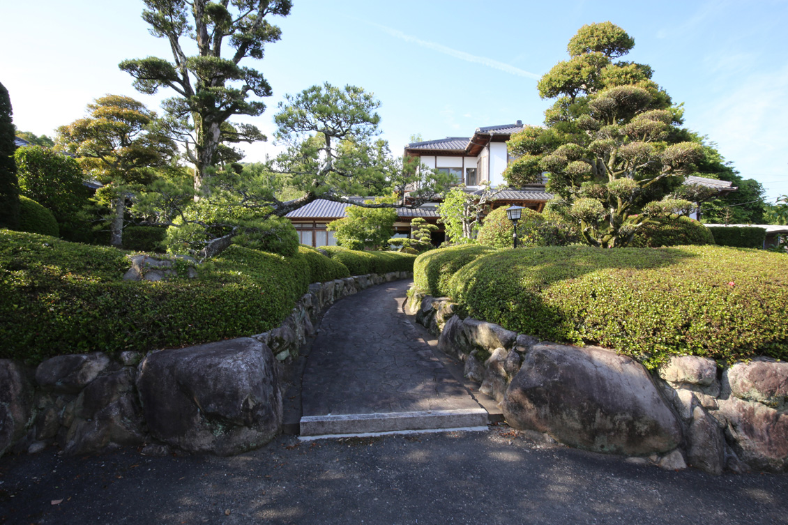 9327－福岡県朝倉市柿原－個人邸－三面回廊の家－日本庭園－1130-753.jpg